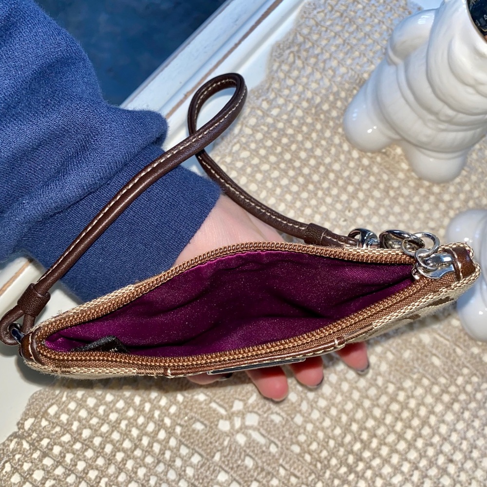 Authentic Coach wristlet - Picture 4 of 5
